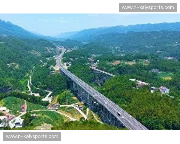 开云高速线路：连接未来的高速公路新纪元