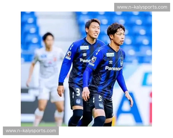 绿茵荣耀,蓝黑风暴:大阪钢巴与川崎前锋的宿命对决